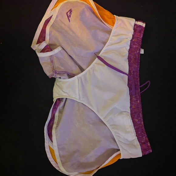 Women's pony Purple‎ Patterned Shorts - Picture 8 of 9